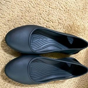 Black crocs flats